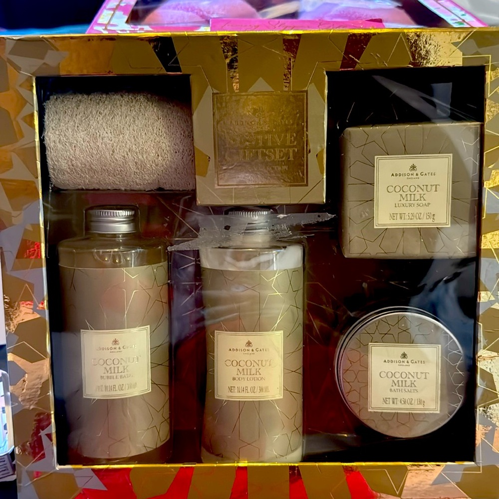 Addison & Gates festive gift set